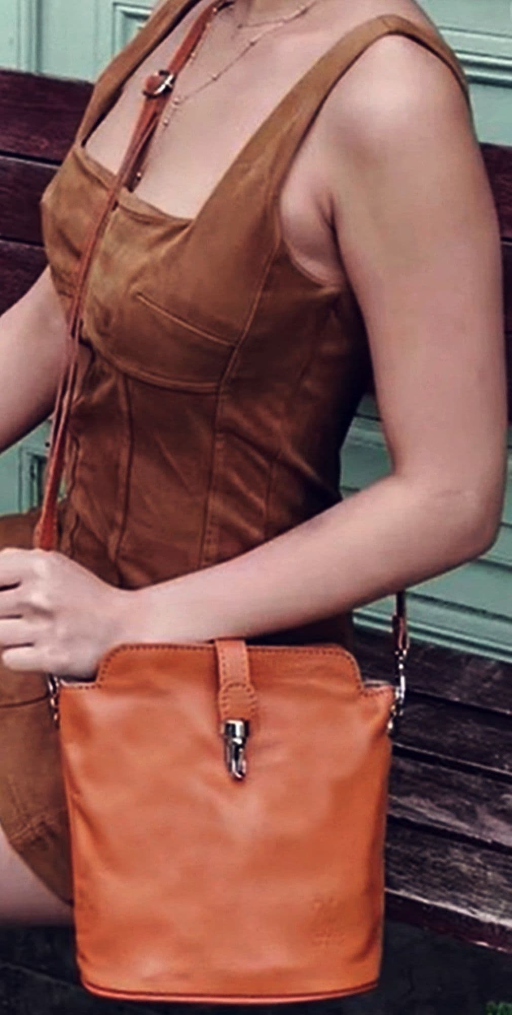 Crossbody Bag Vera Pelle Italian Soft Leather Small Crossbody or Shoulder Bag (Roomy)