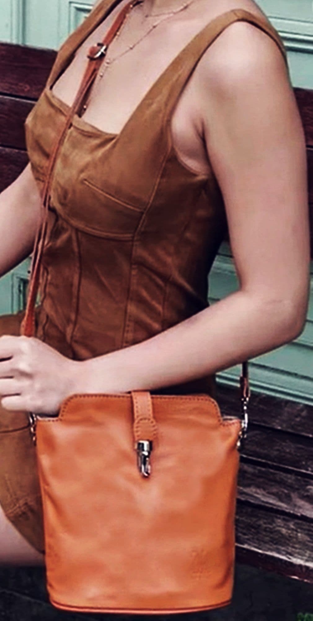 Leather Crossbody Bag Super Soft Italian Leather Small Shoulder Bag (Spacious)